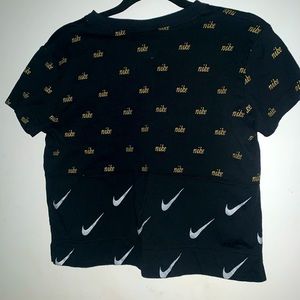 NWOT Nike Crop Top
